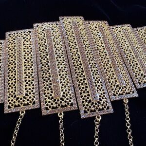 Chic Gold Statement belt
